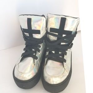 Unif Holographic Cross Trainers IRIDESCENT